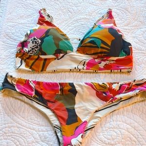 Two piece Billabong reversible swimsuit